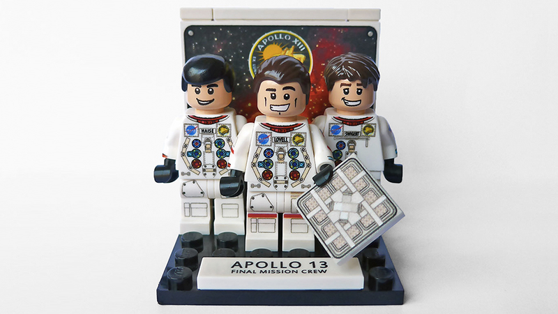 Illustration for article titled The Apollo 13 astronauts and crew are now immortalized as Lego minifigs